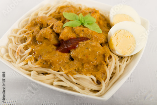 Dry Curry Mee - Malaysian chicken curry on noodles