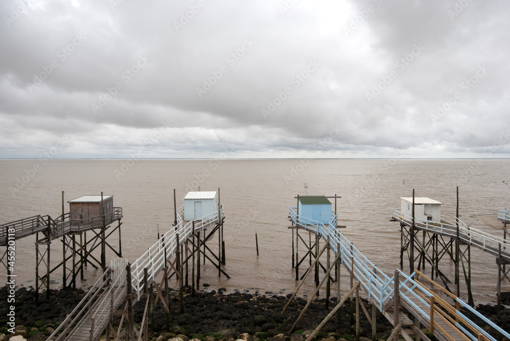 Cabanes de pêcheurs sur l’estuaire de la gironde Cabanes de pêcheurs sur l’estuaire de la gironde
