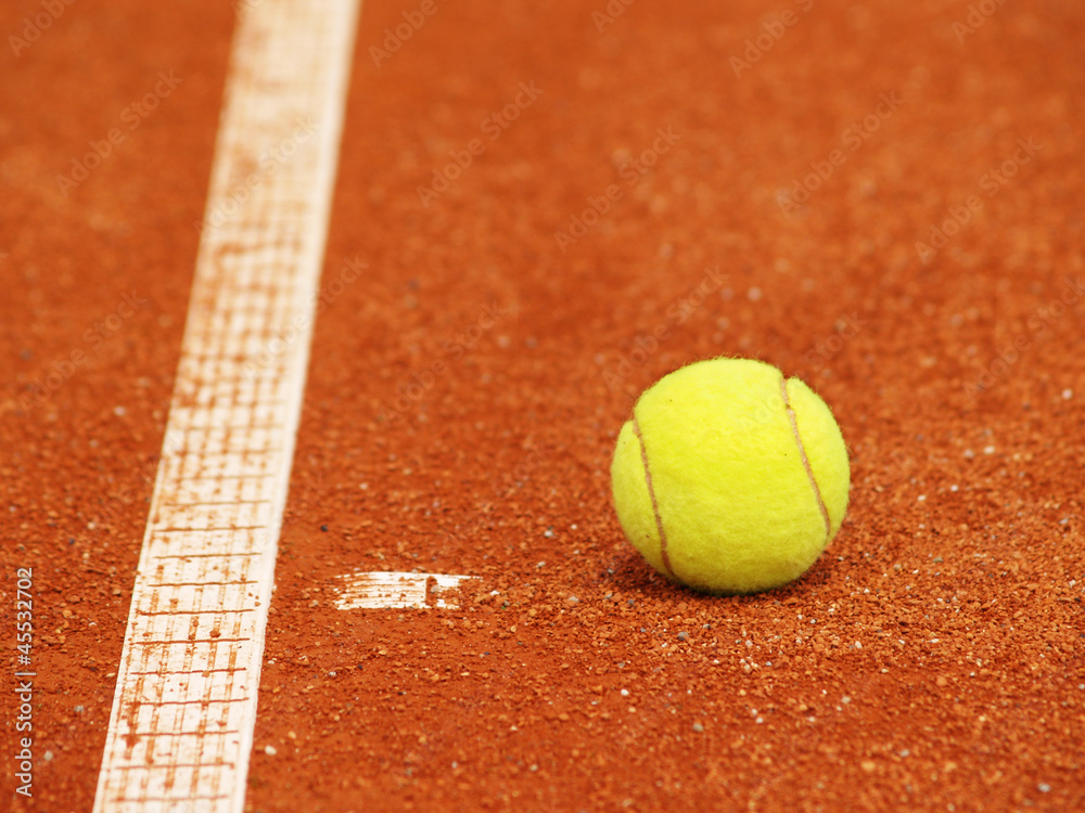 Tennisplatz Linie mit Ball 56