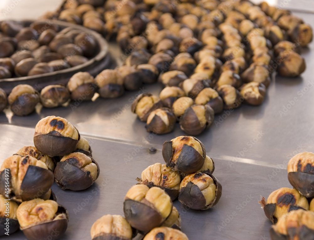 Food on Istanbul streets: roasted chectnuts Food on Istanbul streets: roasted chectnuts