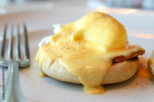 Eggs Benedict