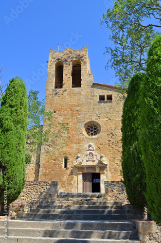 Vista de la iglesia de Pals. Girona