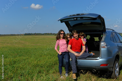 Family car trip on summer vacation, parents travel with kids © Iuliia Sokolovska