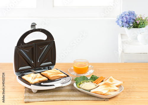 Sandwich bread maker a necessary kitchen tool