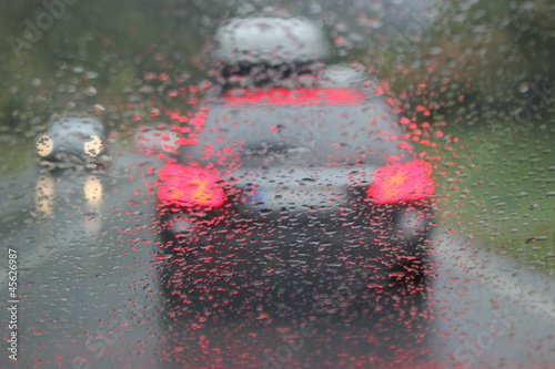 Notbremsung im Stau mit Gegenverkehr photo