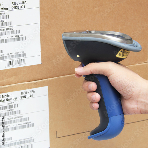 Scanning boxes with buletooth barcode scanner photo