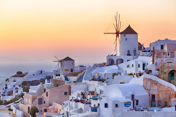 Wandcirkels Santorini Witte daken van Oia op Santorini  © Antonio Gravante