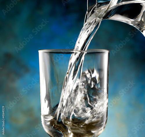 bicchiere d'acqua photo
