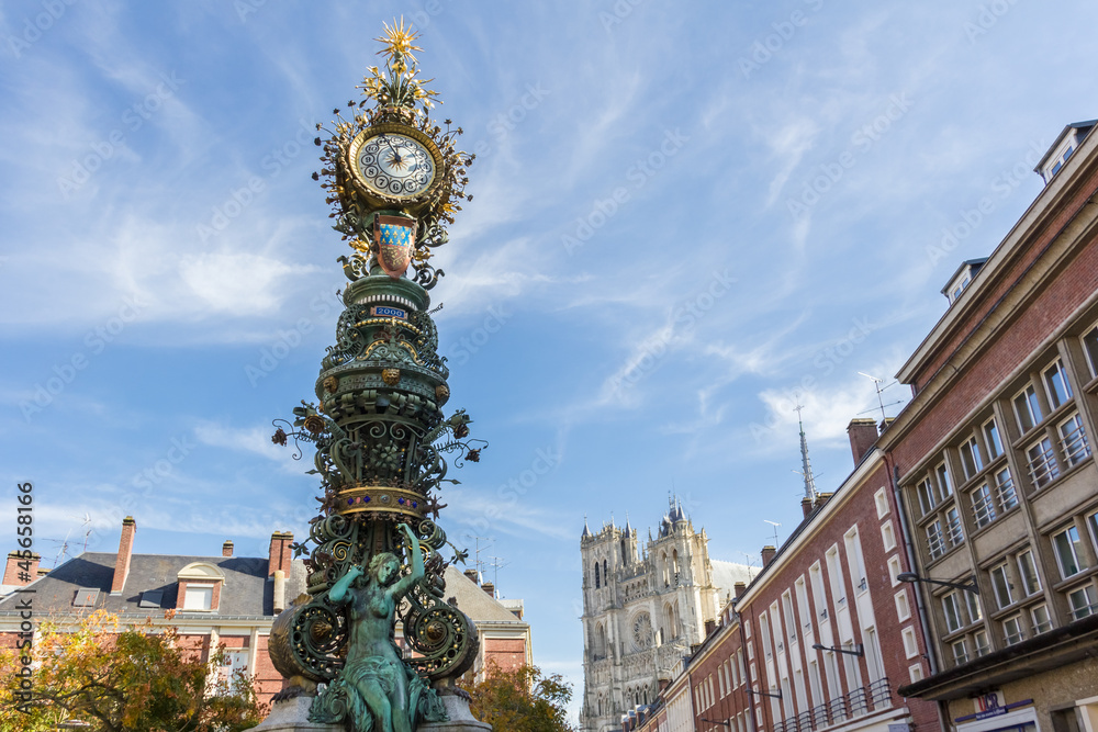 Stockfoto Horloge "Marie sans chemise" et cathédrale, Amiens | Adobe Stock
