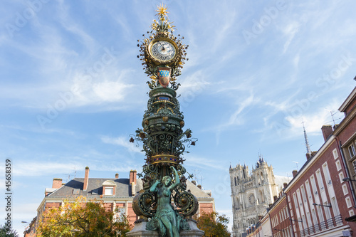 Horloge "Marie sans chemise" et cathédrale, Amiens