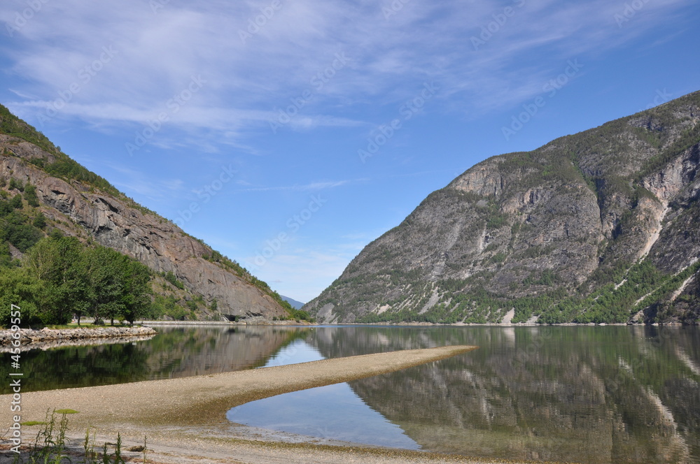 Blick auf das Sognefjord bei Laerdal, Norwegen Blick auf das Sognefjord bei Laerdal, Norwegen