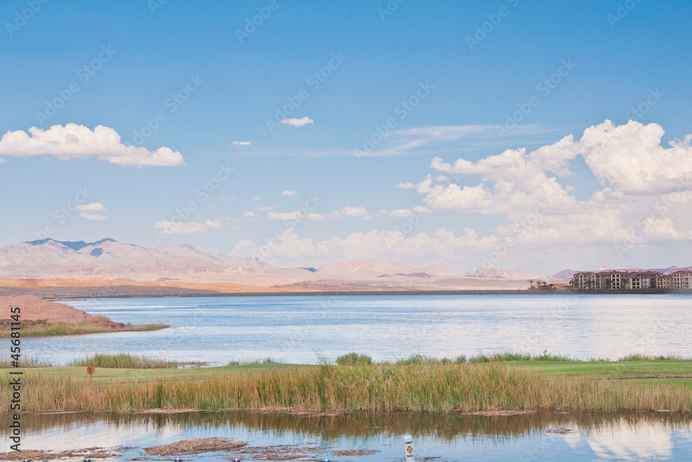 Obraz premium Bonneville Salt Flats mountains