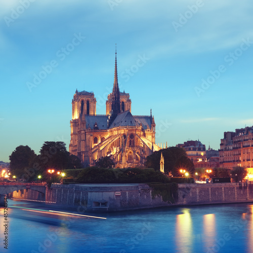 Notre Dame and River Seine at night.