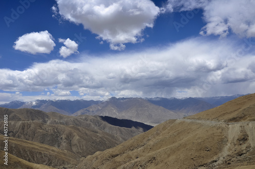 Tibet scenery © chendongshan