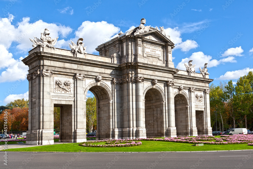 Naklejka premium Puerta de Alcala (Alcala Gate) in Madrid