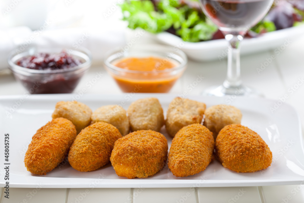 Cheese sticks with chutney Cheese sticks with chutney