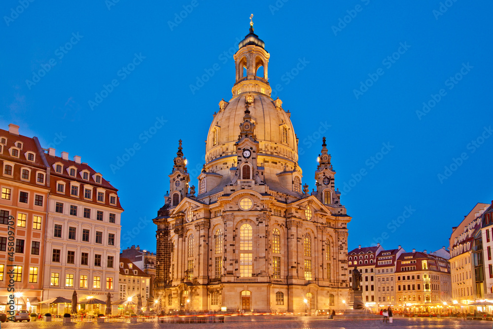 Dresdner Frauenkirche am Abend