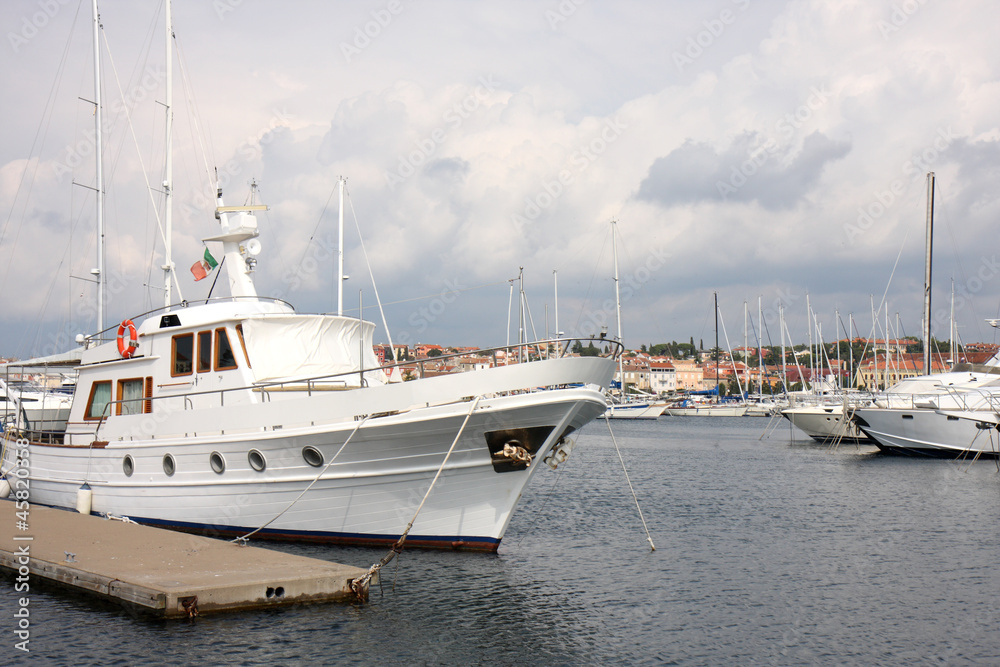 Fototapeta premium Launch at the mooring