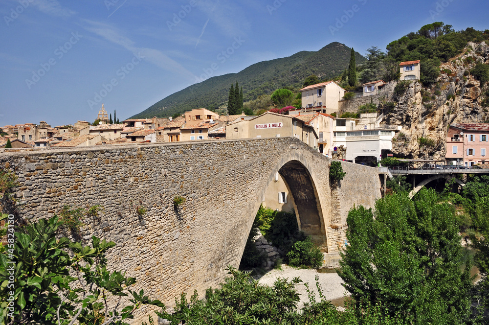 Nyon, Francia - Drôme  Rhône Alpes - ponte romano