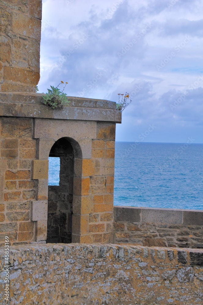 Obraz premium st malo sur les remparts