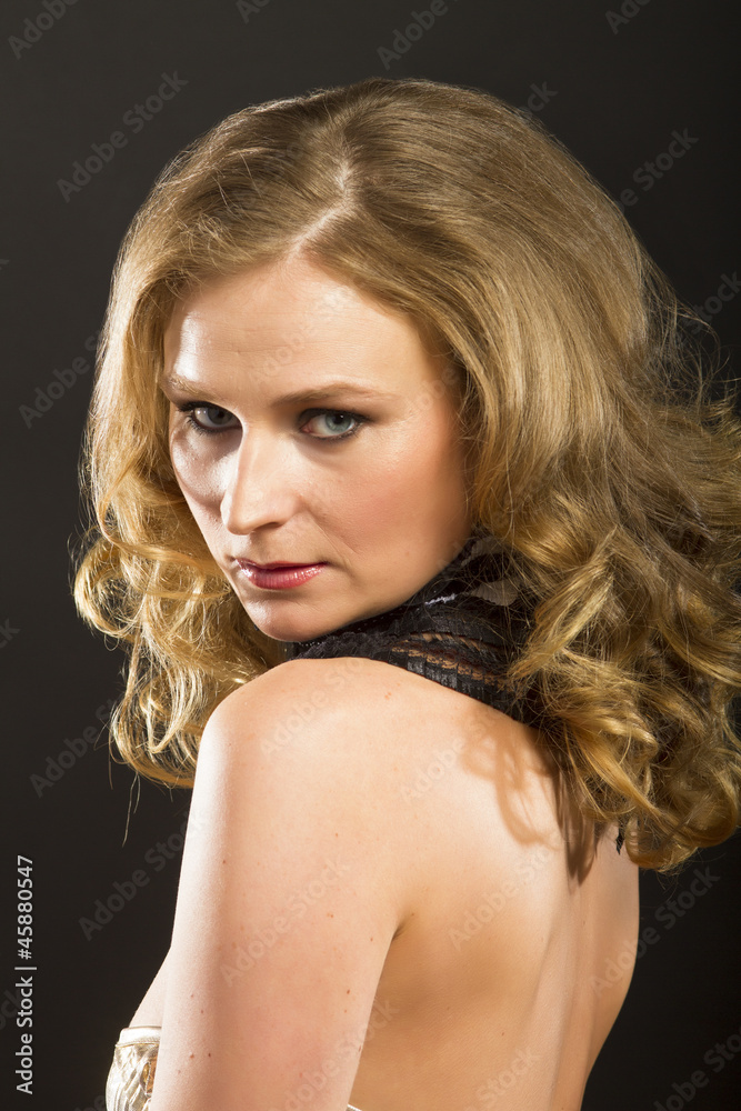 Portrait einer atrraktiven blonden Frau Portrait einer atrraktiven blonden Frau