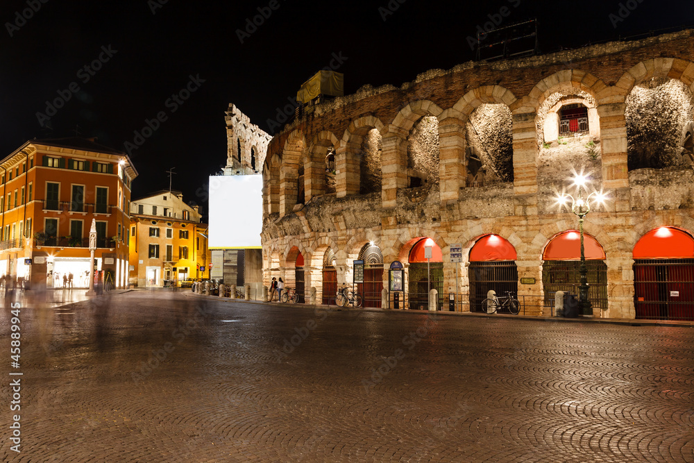 Fototapeta premium Ancient Roman Amphitheater on Piazza Bra in Verona at Night, Ven