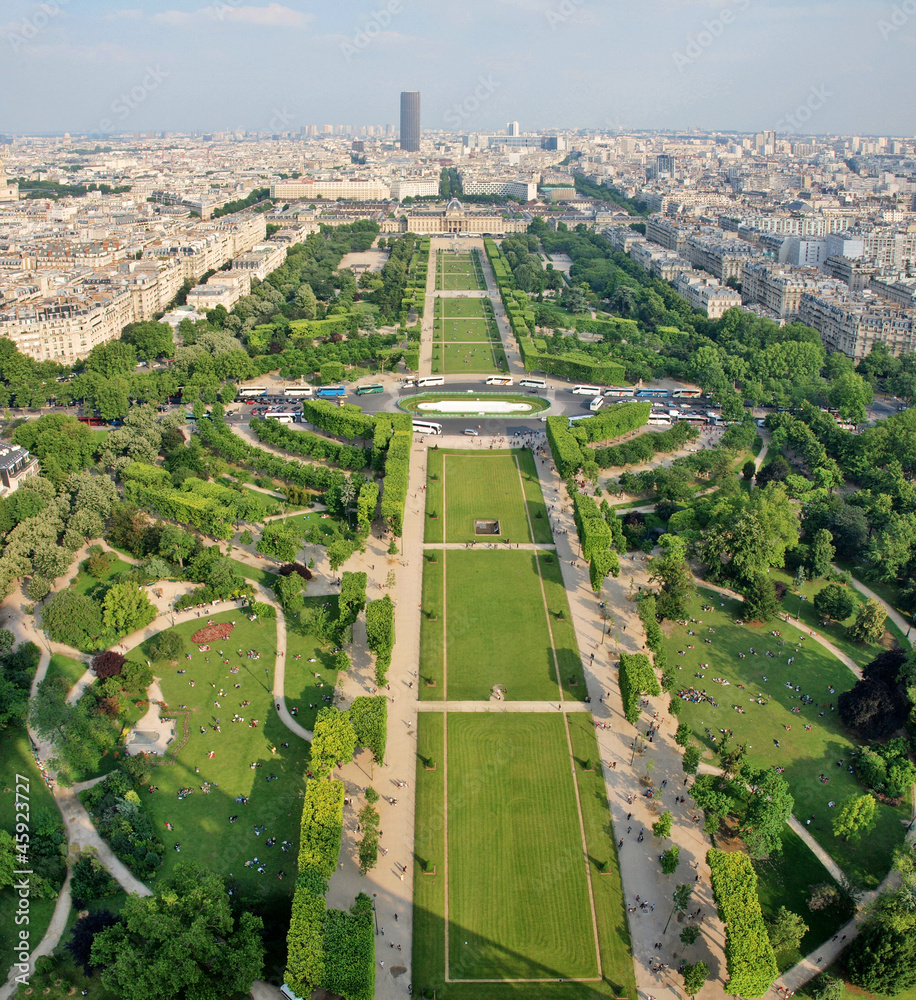 Paris beautiful places - Champ de Mars