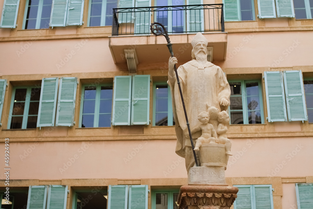 Fototapeta premium St. Nikolaus Statue Monaco