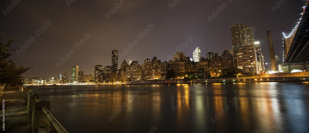 Fototapeta premium New York by night - Midtown of Manhattan