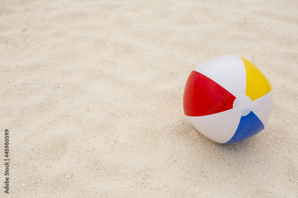 Obraz premium beach ball in the sand
