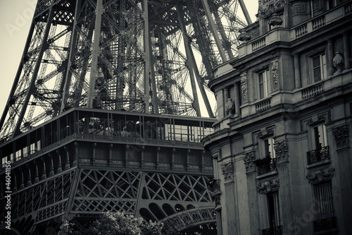 Black and white Tour Eiffel #46041156