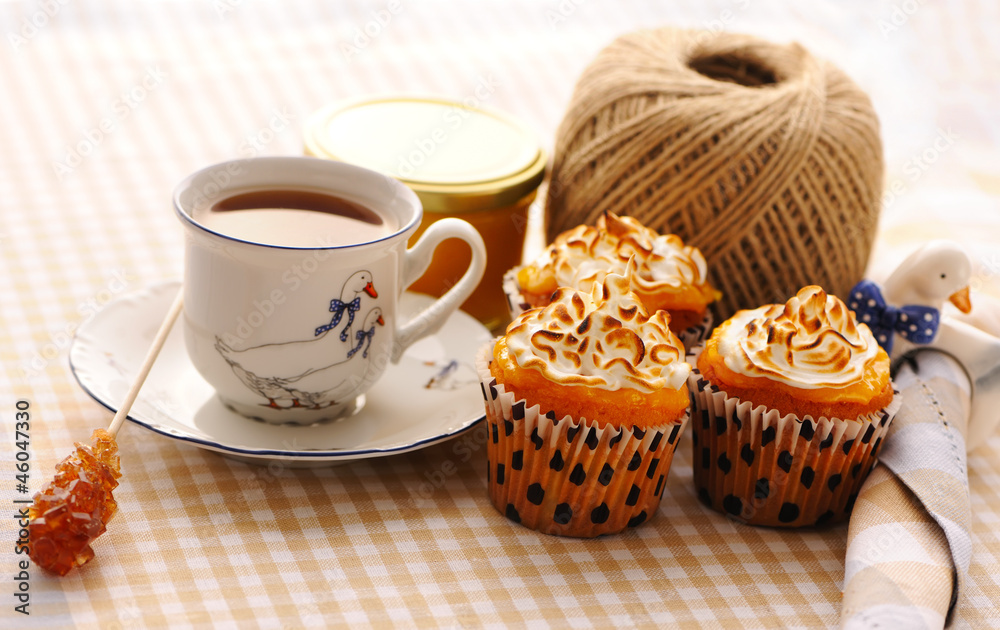 Cupcakes with whipped cream Cupcakes with whipped cream