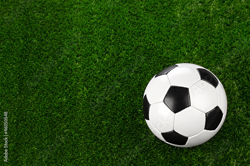 soccer ball on grass II © stockphoto-graf