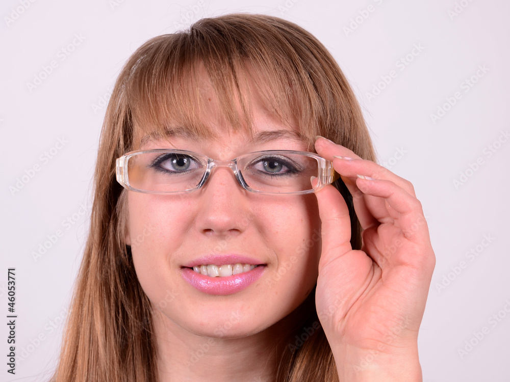 frau mit brille frau mit brille