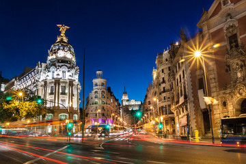 Acrylglasbilder Madrid Gran Via Architektur im Tageslicht  © kasto