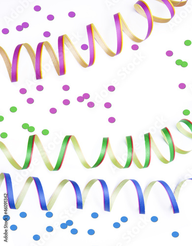 Luftschlangen und Konfetti