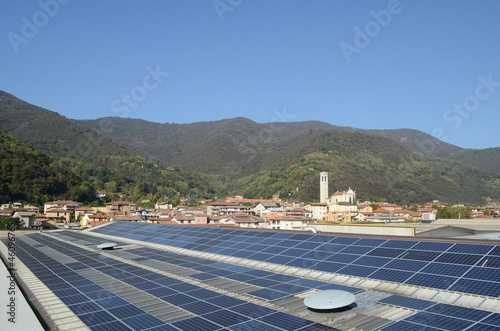 Pannelli solari su capannone industriale 2012 photo