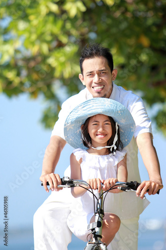 family bicycle © Odua Images