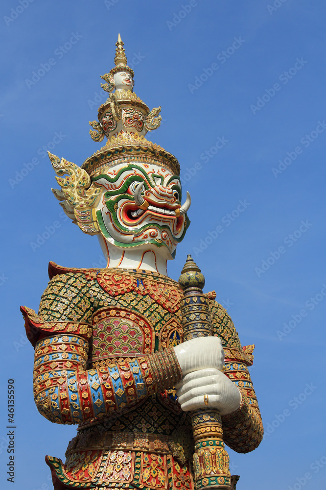 Giant statue, Wat Phra Kaew