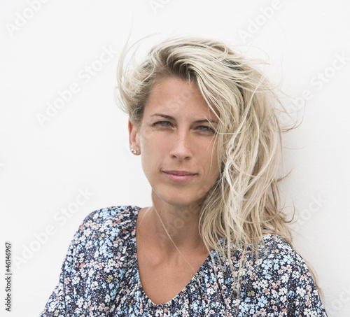 Tableau sur toile Beautiful blowzy blonde hair woman portrait, outdoor