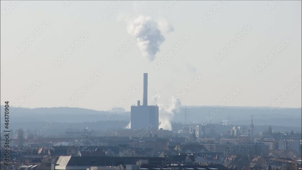 Schornstein in kalter Winterluft - Chimney in winter