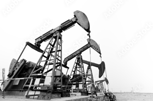 Pumping oil machines