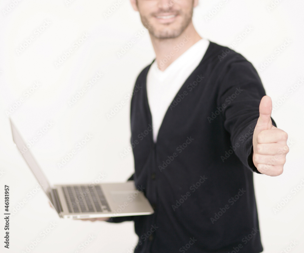 junger Mann am Laptop junger Mann am Laptop