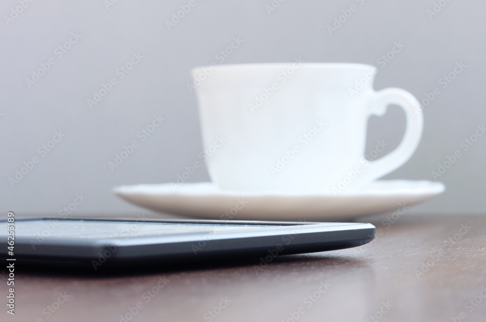 Device and cup of tea Device and cup of tea