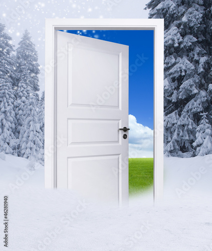 Tür zwischen Winter und Sommer