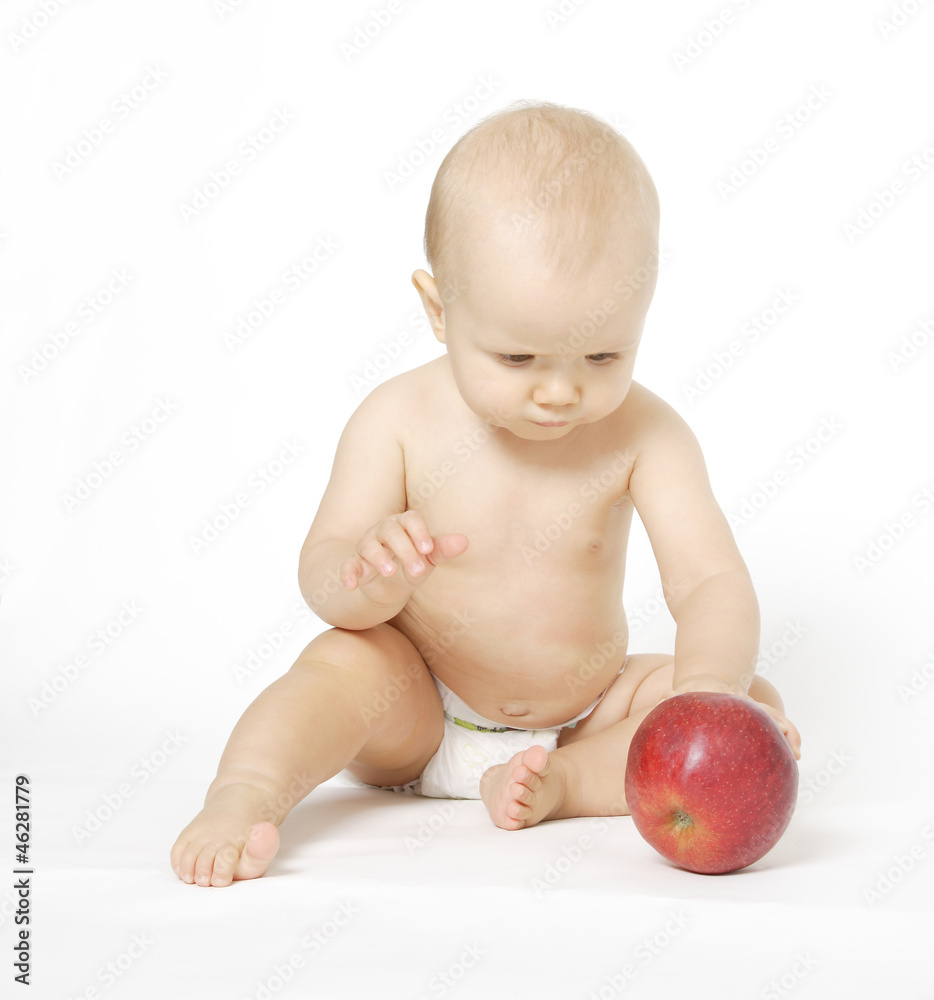niemowle i jabłko - obrazy, fototapety, plakaty 