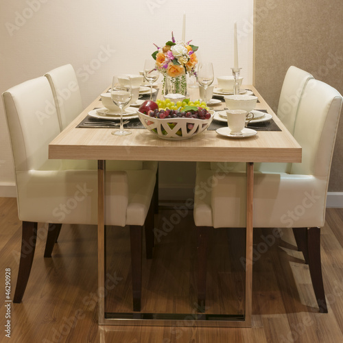 Side view of Top wood Dining Table