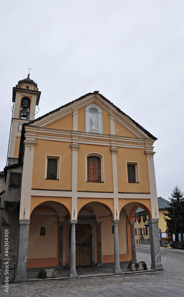 Dorfkirche in Brione sopra Minusio, Tessin, Schweiz