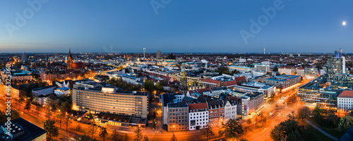 Panorama Hannover zur blauen Stunde © Mapics