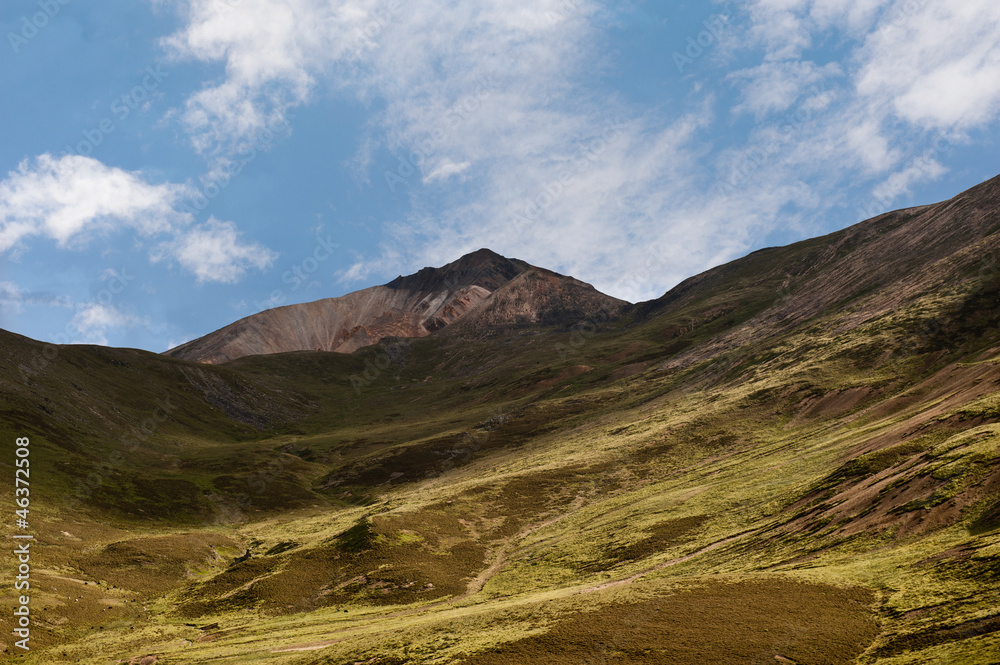 mountain in tibet autonomous region